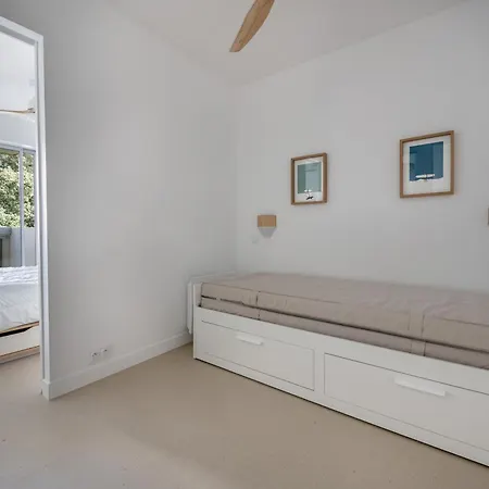 10m De La - 2 Adultes Et 2 Enfants Apartment *