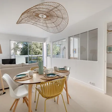 10m De La - 2 Adultes Et 2 Enfants Apartment *